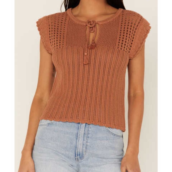 Heartloom Griffin Knit Sweater - Picture 5 of 5